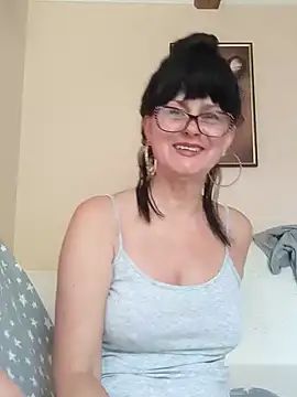 Snapshot of AliceSwan57 chatting on 06-16-26, 06:49 AliceSwan57 online show from 06-16-26, 06:49