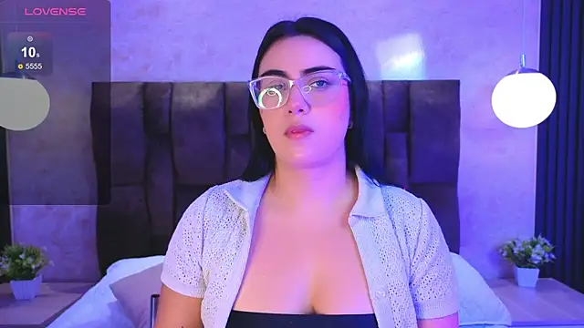 Snapshot of vicky_grey chatting on 06-17-26, 12:29 vicky grey online show from 06-17-26, 12:29