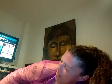 Snapshot of SophienewCDplayer chatting on 03-18-26, 03:20 SophienewCDplayer online show from 03-18-26, 03:20