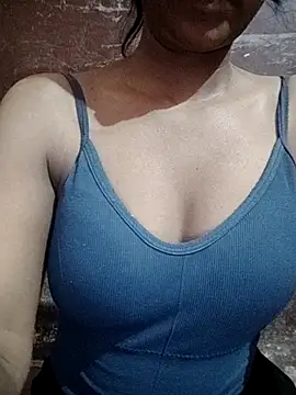 Snapshot of Ayesha_Khan1 chatting on 05-25-26, 03:56 Ayesha Khan1 online show from 05-25-26, 03:56