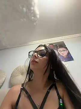 Snapshot of HiddendesireXO01 chatting on 07-01-26, 07:13 HiddendesireXO01 online show from 07-01-26, 07:13