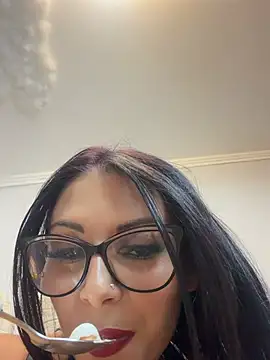 Snapshot of HiddendesireXO01 chatting on 07-06-26, 07:16 HiddendesireXO01 online show from 07-06-26, 07:16