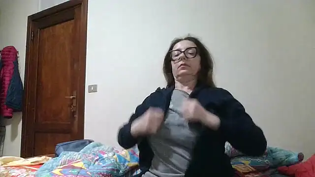 Snapshot of Miasexmilf chatting on 05-15-26, 11:45 Miasexmilf online show from 05-15-26, 11:45