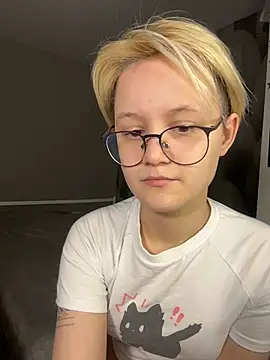 LuunaDorean online show from 02-14-26, 11:23