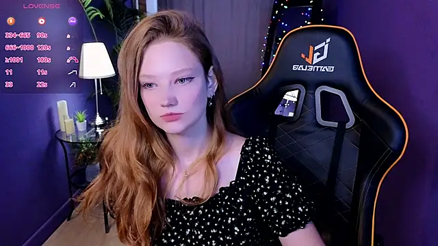 Snapshot of Your_lilith_ chatting on 06-18-26, 09:25 Your lilith online show from 06-18-26, 09:25