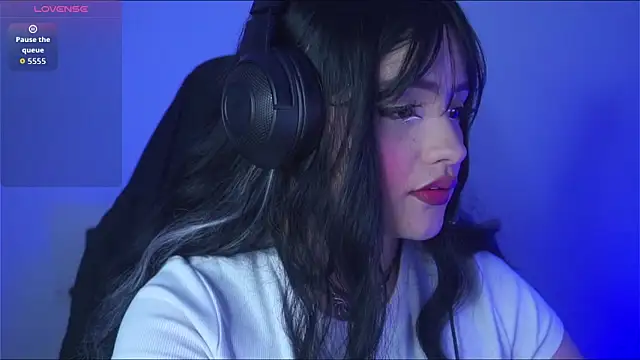 Snapshot of aramjones chatting on 02-12-26, 09:15 aramjones online show from 02-12-26, 09:15