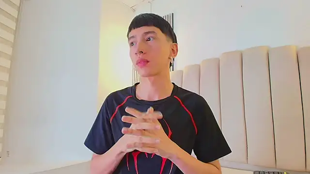 lian cameron online show from 04-18-26, 03:54