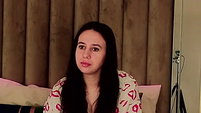 MavisReeve online show from 04-14-26, 03:34