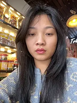 Lyn-be99 online show from 04-18-26, 05:44