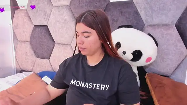 DulceJones online show from 03-05-26, 10:39