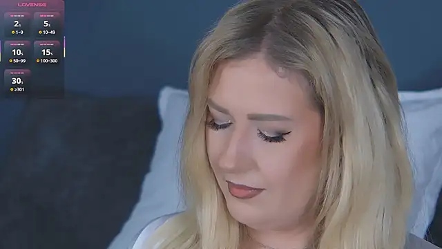 Snapshot of OndinaNoire chatting on 02-09-26, 08:35 OndinaNoire online show from 02-09-26, 08:35