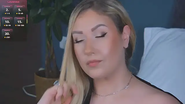 Snapshot of OndinaNoire chatting on 02-26-26, 08:08 OndinaNoire online show from 02-26-26, 08:08