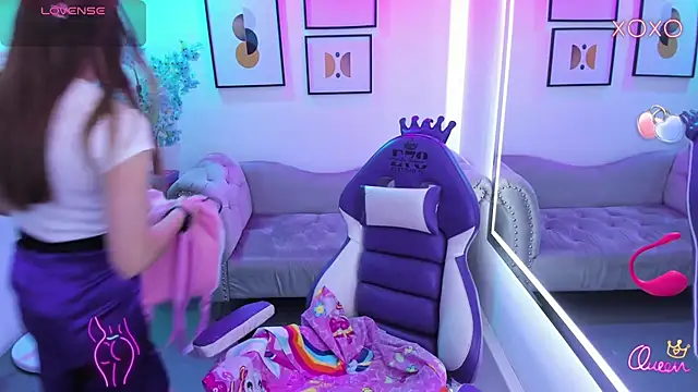 Victoria  doll online show from 03-29-26, 12:27