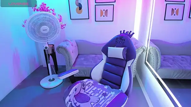 Victoria  doll online show from 04-22-26, 12:28