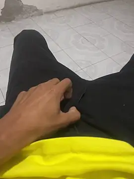 Snapshot of Brandon61414 chatting on 03-10-26, 02:05 Brandon61414 online show from 03-10-26, 02:05