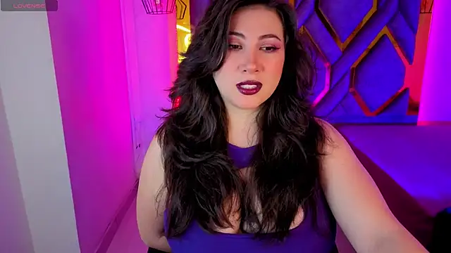 Luvienne online show from 04-12-26, 06:57