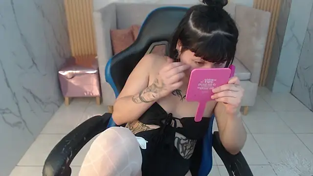 Snapshot of ela_boob_s chatting on 03-04-26, 01:17 ela boob s online show from 03-04-26, 01:17