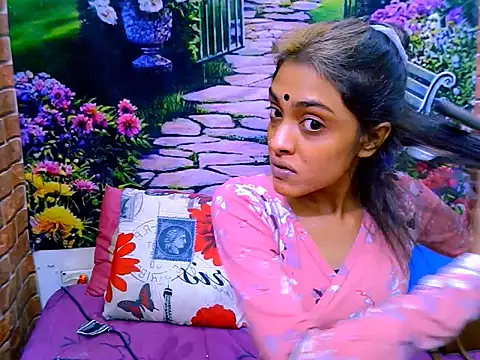 Snapshot of IndianPretty14u2Luv chatting on 07-13-26, 05:21 IndianPretty14u2Luv online show from 07-13-26, 05:21