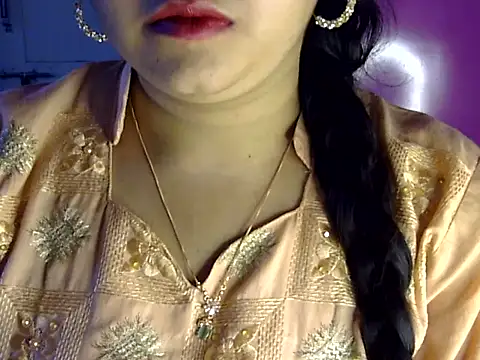 Cute Aliyaa online show from 07-11-26, 12:52