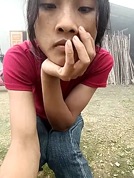 Snapshot of Hoa-tuylip chatting on 04-28-26, 02:27 Hoa-tuylip online show from 04-28-26, 02:27