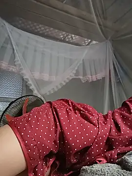 Snapshot of Hoa-tuylip chatting on 06-16-26, 12:24 Hoa-tuylip online show from 06-16-26, 12:24