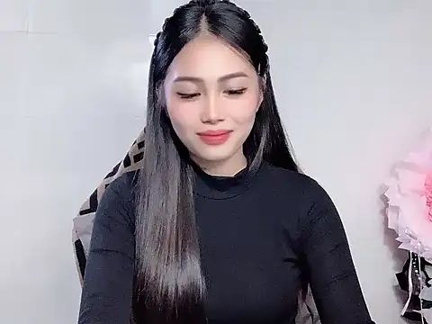 Snapshot of Thuy79 chatting on 02-15-26, 02:58 Thuy79 online show from 02-15-26, 02:58