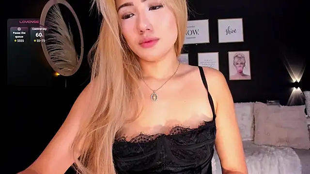 Isa cortes  online show from 05-27-26, 02:58