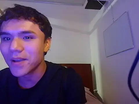 CreamKingg online show from 04-22-26, 01:41