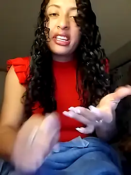 Snapshot of Churitos69 chatting on 02-13-26, 02:07 Churitos69 online show from 02-13-26, 02:07