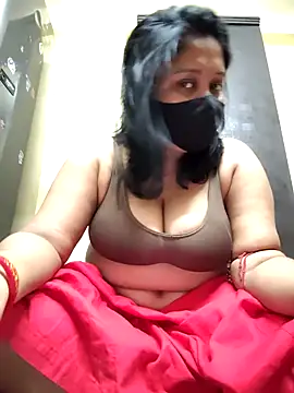 Snapshot of Curvy_Trisha chatting on 03-01-26, 11:45 Curvy Trisha online show from 03-01-26, 11:45