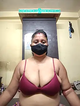 Snapshot of Curvy_Trisha chatting on 05-24-26, 02:33 Curvy Trisha online show from 05-24-26, 02:33