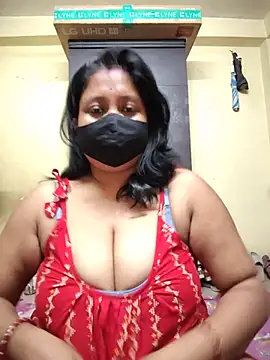 Snapshot of Curvy_Trisha chatting on 05-27-26, 07:33 Curvy Trisha online show from 05-27-26, 07:33