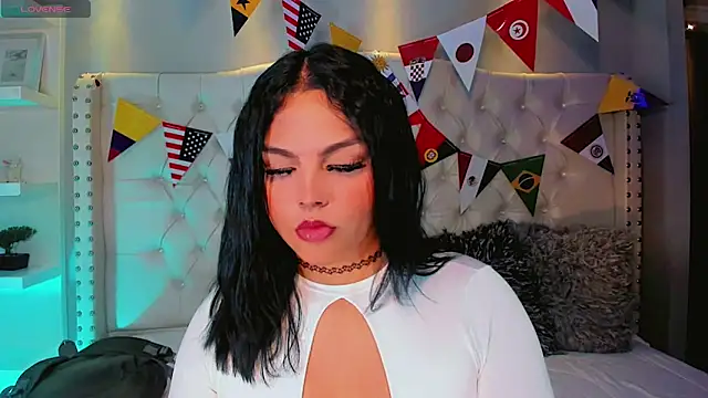 Snapshot of Maia_Hotts chatting on 06-16-26, 10:01 Maia Hotts online show from 06-16-26, 10:01