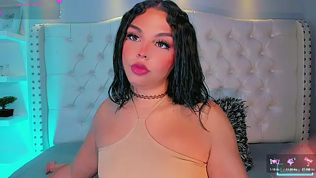 Snapshot of Maia_Hotts chatting on 06-27-26, 08:03 Maia Hotts online show from 06-27-26, 08:03