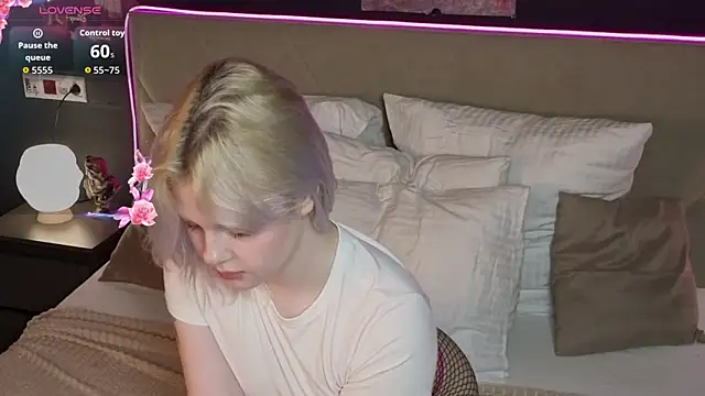 MollySoftGlow online show from 03-30-26, 06:25