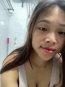 Snapshot of Emxinhka1 chatting on 06-16-26, 11:51 Emxinhka1 online show from 06-16-26, 11:51