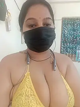 Snapshot of Aliya_Hott chatting on 07-19-26, 06:39 Aliya Hott online show from 07-19-26, 06:39
