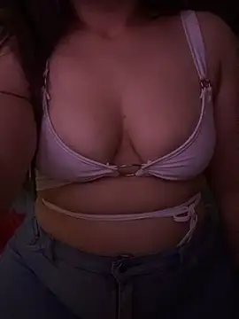 Snapshot of Miacale chatting on 03-16-26, 01:11 Miacale online show from 03-16-26, 01:11