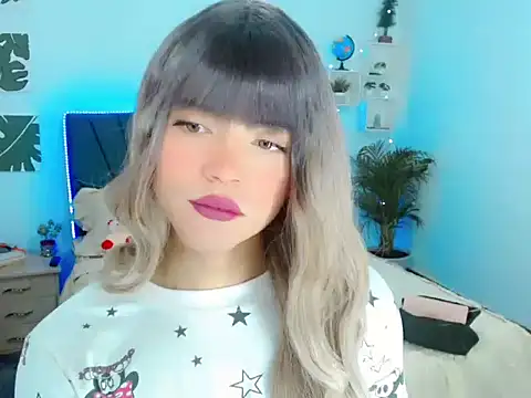 Snapshot of ZoeSchmmit chatting on 07-21-26, 03:58 ZoeSchmmit online show from 07-21-26, 03:58