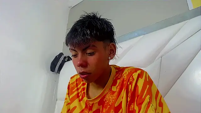 Liarr  online show from 04-12-26, 08:47