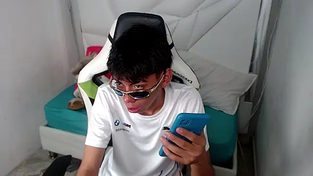 Liarr  online show from 04-21-26, 03:35