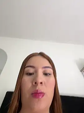 Hanna Becker  online show from 04-07-26, 03:12