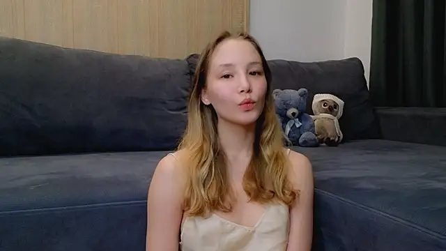 Snapshot of y0ur_sunshinee chatting on 04-28-26, 02:44 y0ur sunshinee online show from 04-28-26, 02:44