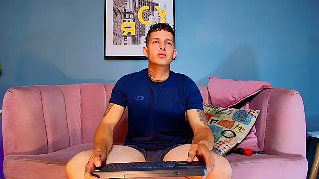 Snapshot of _angel_rivera chatting on 02-26-26, 01:04 angel rivera online show from 02-26-26, 01:04