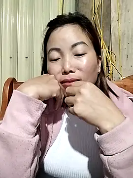 Ella-aa online show from 03-08-26, 01:47