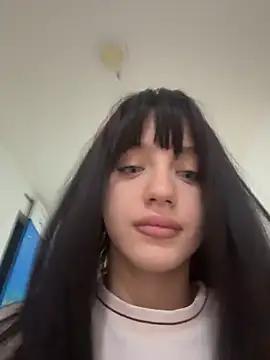 MiaTee online show from 05-18-26, 03:57