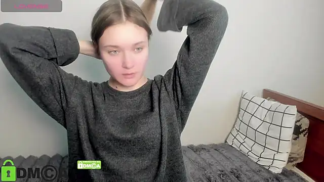 Snapshot of Elina_X chatting on 05-10-26, 01:38 Elina X online show from 05-10-26, 01:38