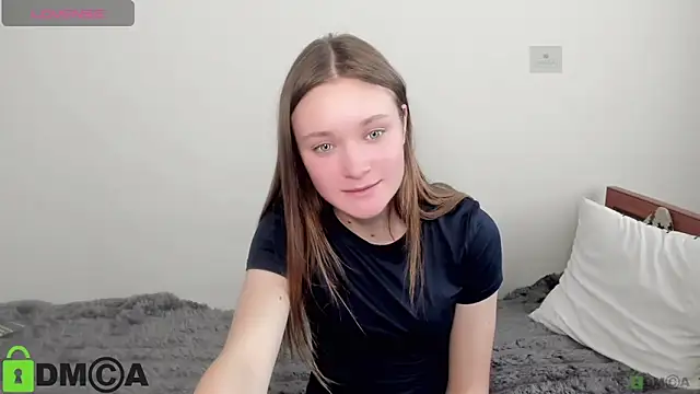 Snapshot of Elina_X chatting on 05-25-26, 01:17 Elina X online show from 05-25-26, 01:17