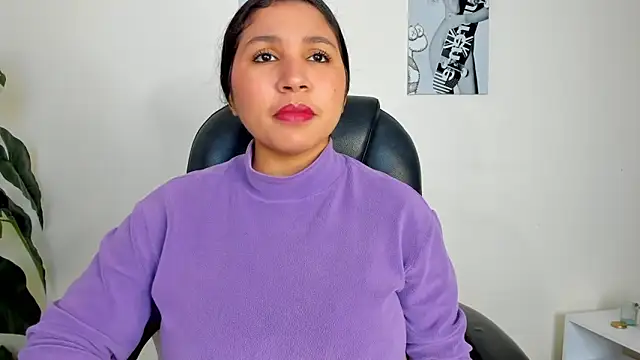 Snapshot of Victoria_Rosee chatting on 02-04-26, 12:33 Victoria Rosee online show from 02-04-26, 12:33