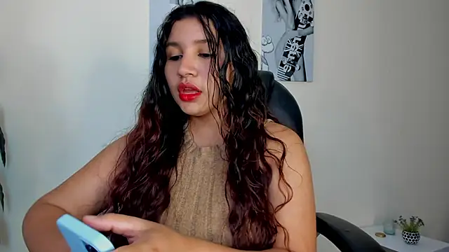 Snapshot of Victoria_Rosee chatting on 02-11-26, 12:54 Victoria Rosee online show from 02-11-26, 12:54